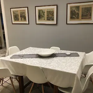 Dimora Del Papa Apartment